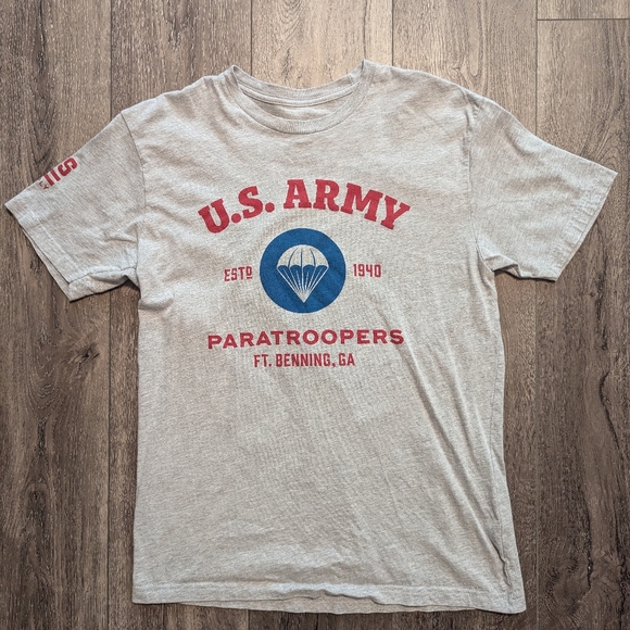 US Army Paratroopers Fort Benning FBGA Men's Medium T-shirt - Picture 1 of 2